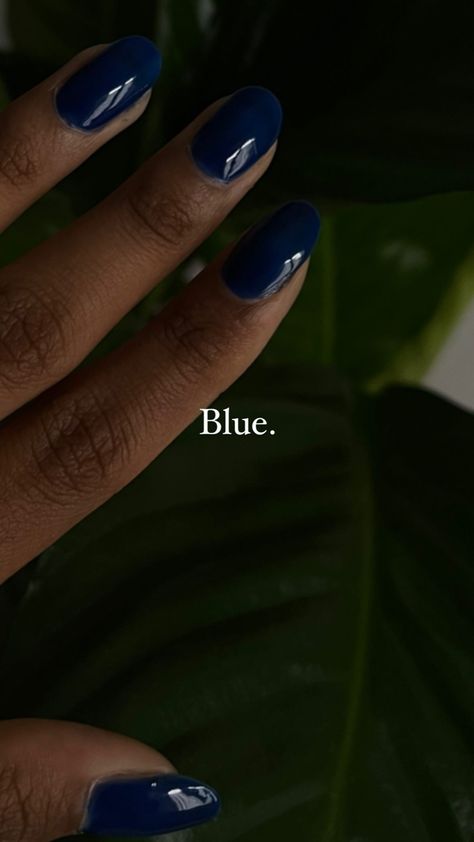 Nails aesthetic Dark Blue Gel Nails Ideas, November Nails Blue, Blue Dark Nails, Navy Nails Aesthetic, Navy Winter Nails, Short Round Nails, Dark Blue Nails, Navy Nails, Blue Gel Nails