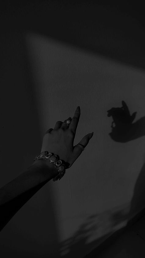 Black and white
Hand 
Shadow
Sun
Ring
Bracelet Black And White Hands Aesthetic, B W Aesthetic Wallpaper, Funny Couple Poses, White Aesthetics, Hand Wallpaper, Collage Project, Cute Movie Scenes, Grey Aesthetic, Bridal Songs