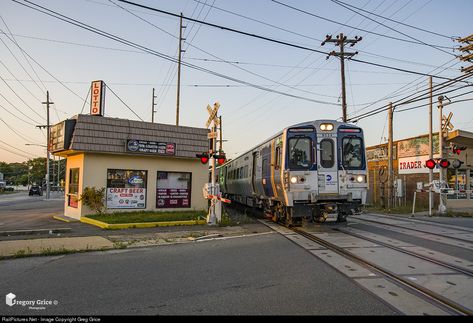 Long Island Railroad, Far Rockaway, Road Train, New York Subway, Old Trains, Long Island Ny, Model Train Layouts, Location Map, Train Layouts