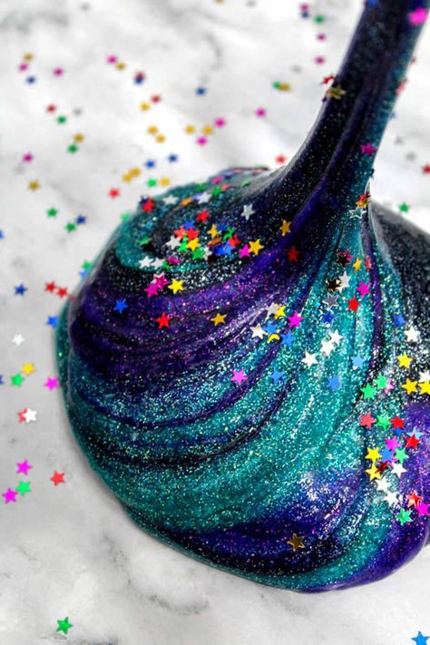 DIY Galaxy Slime – How To Make Homemade Galaxy Slime – Easy & Fun Recipe For Kids – Glitter - Swirls – BEST Slime - Great Party Favors Slime Foto, Diy Galaxy Slime, Galaxy Magic, Slime Easy, Homemade Slime Recipe, Space Activities For Kids, Slime Ideas, Rainbow Slime, Galaxy Slime