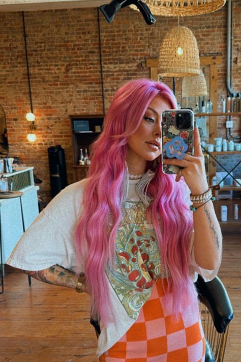 Ally Nicole Hair, Colorful Alternative Outfits, Pink Hair Outfit Ideas, Pink Hair Outfit What To Wear With, Ally Nicole Outfits, Pink Hair Outfits, Colorful Alternative Fashion, Bright Pink Hair Color, Ally Nicole