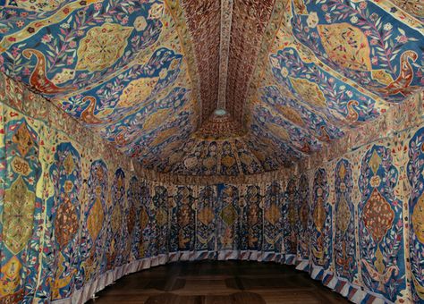 Turkish Tent Exhibited at the Wawel Castle Turkish Tent, Royal Castle, Textile Museum, Royal Castles, Antique Textiles, Ottoman Empire, 17th Century, Dresden, On Display