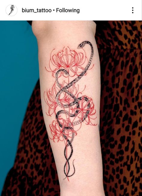 Tiger Lily Tattoos, Lily Tattoo Design, Serpent Tattoo, Red Spider Lily, Spider Lily, Snake Tattoo Design, Flower Tattoo Shoulder, Lily Tattoo, Red Tattoos