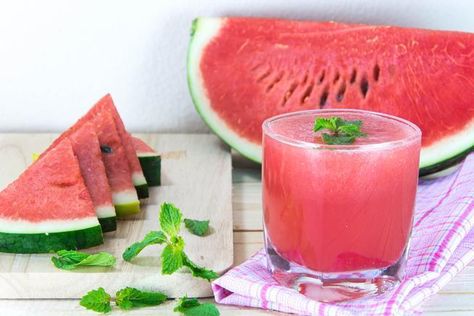 Garden recipe: Watermelon mint syrup for salads, sweets and cocktails – The Denver Post Watermelon Juice Benefits, Basil Smoothie, Kidney Detox Cleanse, Kidney Detox, Eating Watermelon, Berbuka Puasa, Air Kelapa, Kidney Cleanse, Mang Thai