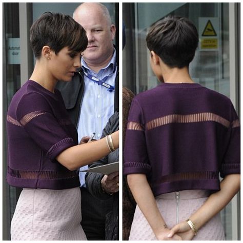 Off goes my hair today .........Frankie Bridge (Sandford) pixie cut Pelo Ulzzang, Frankie Bridge, Frankie Sandford, Cute Haircuts, Haircut And Color, Short Pixie Cut, Cute Cuts, Short Haircut, Short Hair Styles Pixie