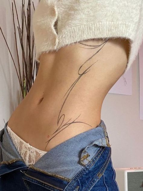 Line Tattoo Arm, Waist Tattoos, Torso Tattoos, Petite Tattoos, Tatuaje A Color, Stomach Tattoos, Minimalist Tattoos, Discreet Tattoos, Dainty Tattoos