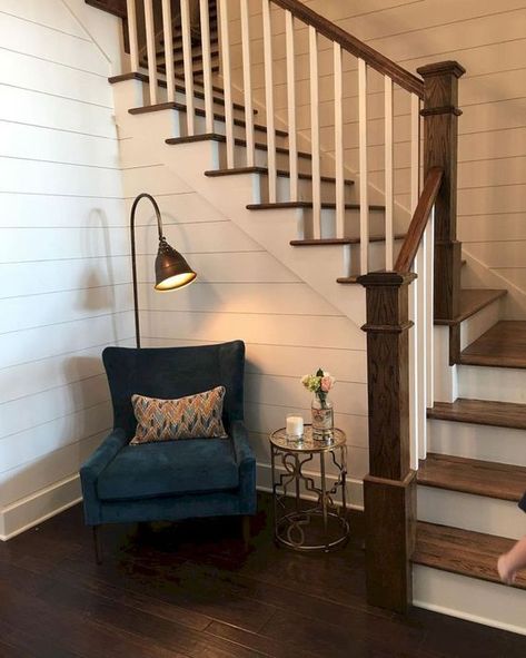 Farmhouse Staircase Decor, Modern Farmhouse Staircase, Farmhouse Staircase, Farmhouse Stairs, Staircase Decor Ideas, Staircase Makeover, Staircase Decor, Stair Case, Staircase Railings