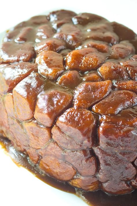 Slow Cooker Monkey Bread, Monkey Bread Crockpot, Crock Pot Monkey Bread, Bread Christmas, Crock Pot Bread, Breakfast Baking, Slow Cooker Bread, Crockpot Dessert Recipes, Bread Breakfast