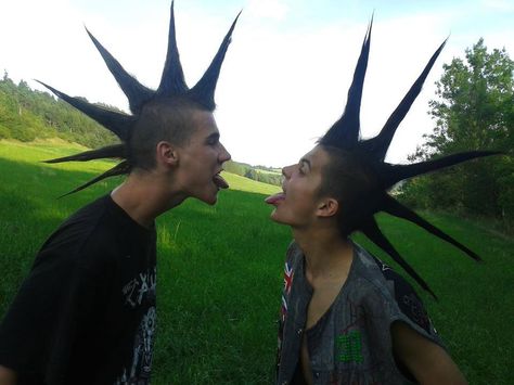 Punk boys Mohawk Boys, Spike Mohawk, Punk Photos, Punk Guy, Long Mohawk, Punk Guys, Alt Subcultures, Punk Mohawk, Punk Hairstyles