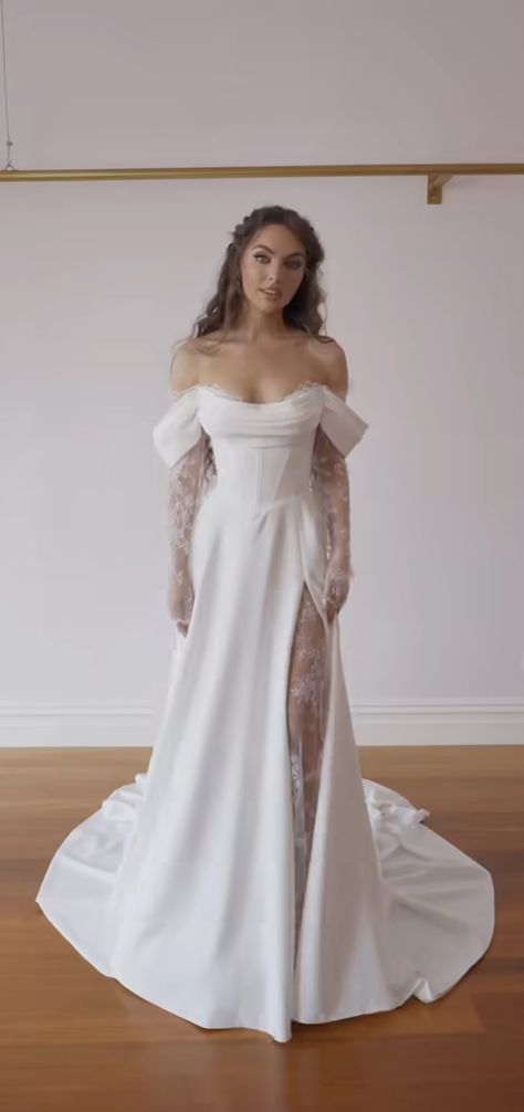 Chantilly Wedding Dress, Fitted Flowy Wedding Dress, Pear Body Wedding Dress, Plus Size A Line Wedding Dress, Lowkey Wedding Dress, Modest Classy Wedding Dress, Unique Elegant Wedding Dresses, Wlw Wedding Dress, Basque Waist Wedding Dress Long Sleeve