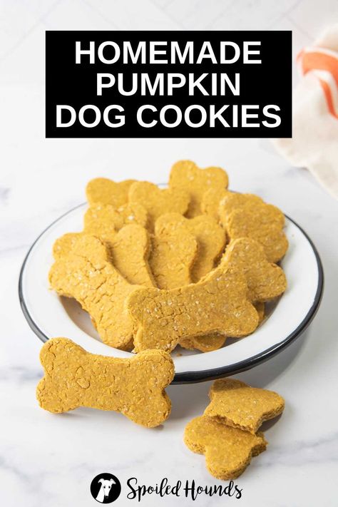 Crunchy Dog Biscuits Recipe, Pumpkin Cookies For Dogs, Diy Dog Cookies, Pumpkin Puree Dog Treats, Pumpkin Dog Cookies, Pumpkin Treats For Dogs, Dog Cookies Recipe, Best Pumpkin Cookies, Dog Treats Homemade Pumpkin