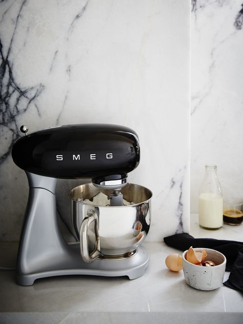 Smeg Mixer, Smeg Black, Smeg Stand Mixer, Apple Scones, Vending Machine Snacks, Food Mixer, Recipes From Around The World, Domestic Appliances, Best Blenders