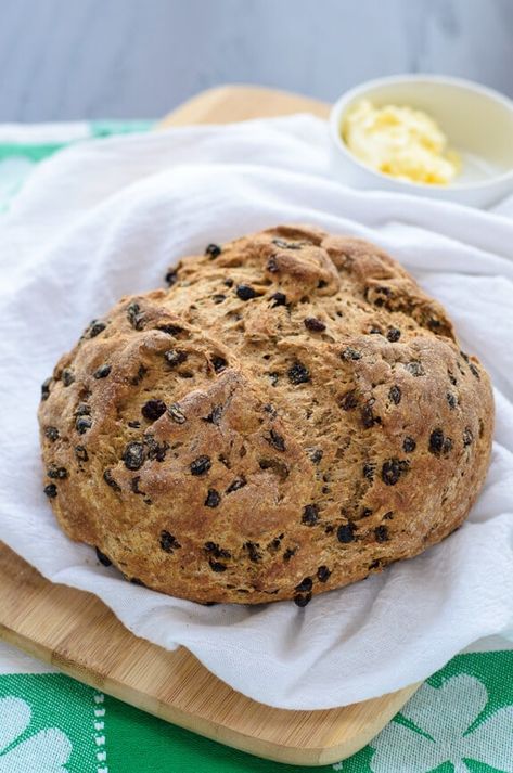 I make this Whole Wheat Irish Soda Bread every St. Patrick's Day. It's the best and easiest recipe! Coconut Quick Bread, Bread Whole Wheat, Pumpkin Empanadas, Irish Soda Bread Recipe, Sugar Recipes, Buttermilk Recipes, Bruschetta Recipe, Sweet Dough, Irish Soda