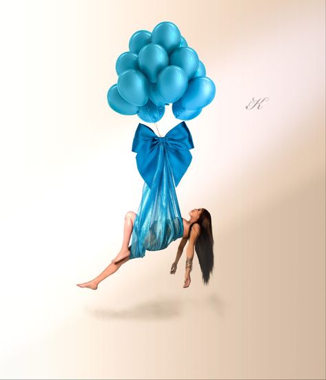 Maternity Shoot With Balloons, Floating Maternity Photoshoot, Balloon Maternity Photoshoot, Floating Maternity Shoot, Floating Photoshoot, Ballon Photoshoot Ideas, Rainbow Maternity Shoot, Babybump Photoshoot, Balloon Photoshoot Ideas