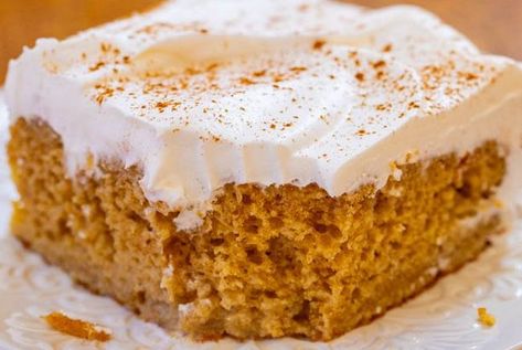 Snickerdoodle Poke Cake Snickerdoodle Cake, Snickerdoodle Cookies Easy, Snicker Doodle, Snickerdoodle Cookie, Averie Cooks, Poke Cake Recipes, Snickerdoodle Cookies, Poke Cakes, Vegetarian Cake