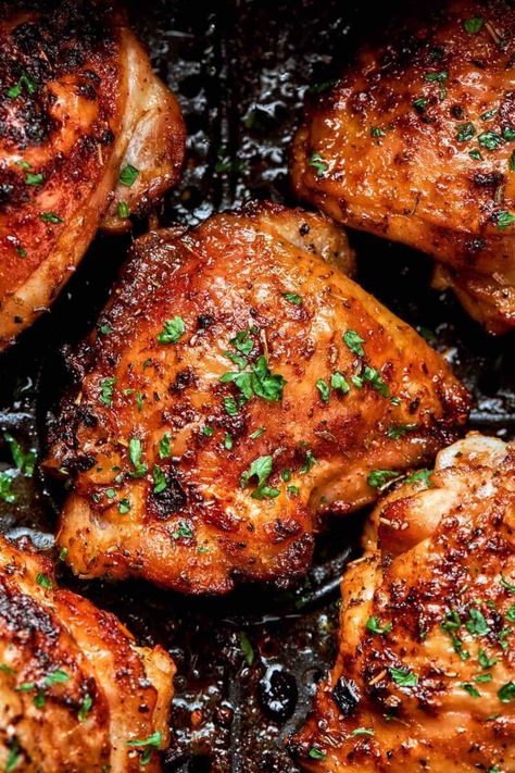 air fryer chicken thighs. Keto Boneless Skinless Chicken Thighs Airfryer, Airfry Chicken Thighs Boneless, Air Fryer Chicken Thighs Bone In Skin On, Chicken Thighs Recipes Air Fryer, Boneless Chicken Thighs Air Fryer, Air Fry Chicken Thighs, Oven Crispy Chicken, Siracha Recipes, Chicken Recipes Air Fryer