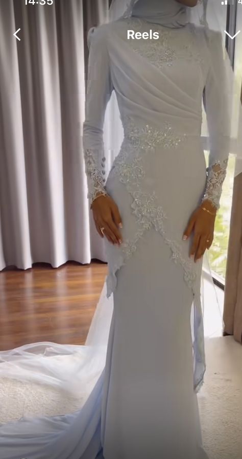 Malaysia Wedding Dress Hijab, Wedding Baju Kurung, Malay Wedding Dress Nikah, Simple Muslim Wedding Dress, Wedding Malaysia, Event Dresses Classy, Malay Wedding Dress, Muslim Wedding Gown, Elegant Silk Dresses