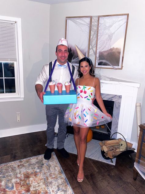 Ice Cream Couple Costume, Popcorn Couple Costume, Halloween Costume Ice Cream, Dessert Halloween Costumes, Donut Costume Womens, Couples Food Costumes, Food Themed Halloween Costumes, Carnival Food Costumes, Halloween Ice Cream Costume