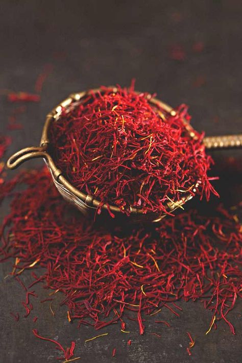 Saffron Tea, Calendula Benefits, Crocus Flower, Coconut Health Benefits, Stomach Ulcers, Too Much Coffee, Benefits Of Coconut Oil, Insect Bites, Matcha Green Tea