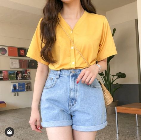 Yellow Short Sleeve Shirt Outfit, Summer Yellow Outfits, Pop Of Color Outfits, Summer Outfits Yellow, Casual Outfits Shorts, Yellow Shorts Outfit, Sleeve Shirt Outfit, Classy Summer Outfits, Sandlot