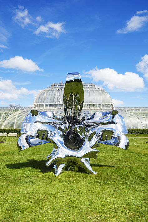 With a series of colossal sculptures, Marc Quinn reflects nature both figuratively and literally at Kew Gardens.

Read the full gowithYamo review of Marc Quinn: Light into Life now... Marc Quinn Sculpture, Marc Quinn, Textiles Sketchbook, Sculpture Ideas, Kew Gardens, Level 3, A Series, Sketch Book, Textiles