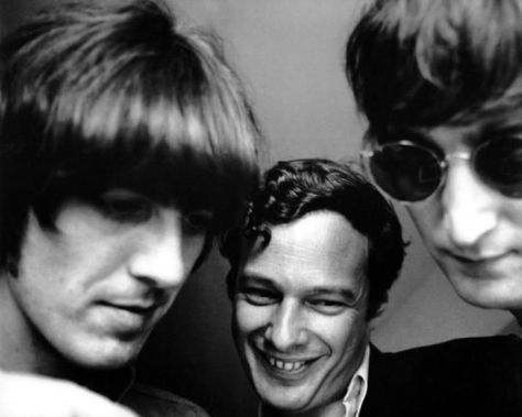 George Harrison, Brian Epstein, and John Lennon in Japan. Beatles Collection, Brian Epstein, Record Deal, French Men, Beatles George Harrison, Beatles George, Beatles Photos, John Lennon Beatles, Beatles Pictures