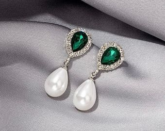 Pearl Emerald Earrings, Green Wedding Earrings, Winter Bridal Jewelry, Gemstone Decor, Emerald Green Stone, Emerald Diamond Earrings, Evening Earrings, Emerald Green Earrings, Prom 2024