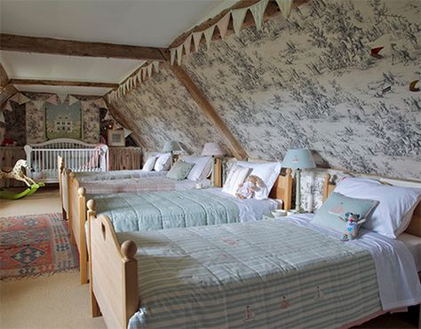 dorm Room Attic, Attic Renovation Ideas, Daughter Bedroom, Attic Design, Casa Country, Attic Bedrooms, Attic Renovation, Attic Storage, Attic Remodel