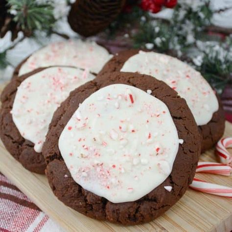 Peppermint Bark Cookies Chocolate Candy Cane Cookies, Peppermint Bark Cookie, Chocolate Sugar Cookie Recipe, Chewy Chocolate Cookies, Chocolate Peppermint Cookies, Candy Cane Cookies, Chocolate Sugar Cookies, Dipped Cookies, Sprinkle Cookies