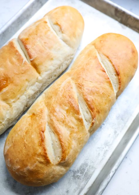 Easy French Bread Recipe, Homemade French Bread, Loaves Of Bread, French Bread Recipe, Bread Machine Recipes, Easy Bread Recipes, Easy Bread, French Bread, Bread And Pastries