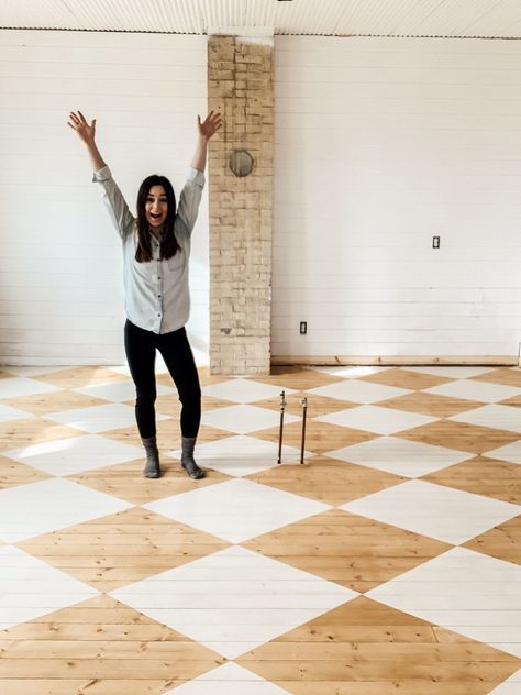 How to Paint a Harlequin Floor Pattern - Midcounty Journal Pattern On Wall, Harlequin Floors, Painted Wooden Floors, Painted Hardwood Floors, Checkered Floor, Painted Wood Floors, Timber Floors, Checkerboard Floor, Floor Pattern