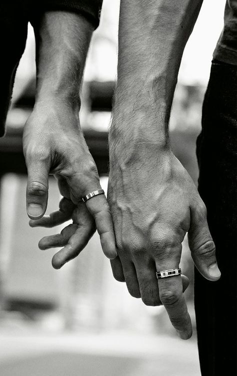 Hand Photography, Couple Hands, Mm Romance, Photographie Portrait Inspiration, Hand Reference, Gay Wedding, Photo Couple, Couple Photography Poses, Graduation Pictures