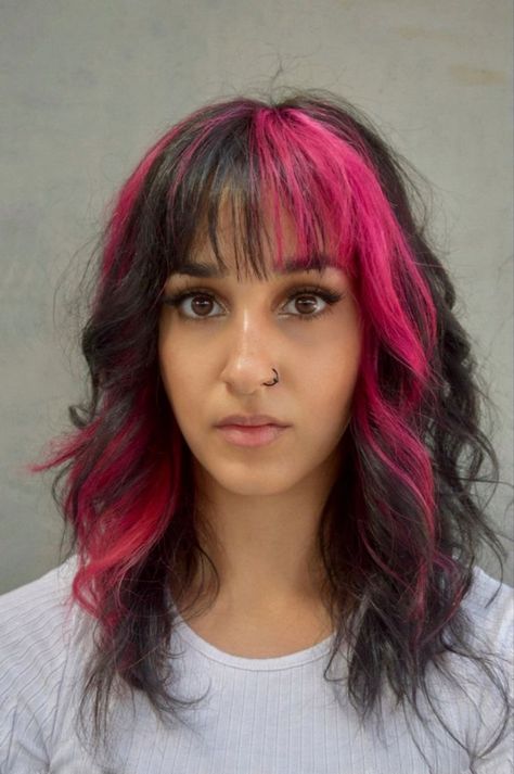 Highlight Hair Ideas, Brown And Pink Hair, Red Brunette, Brown Hair Bangs, Pink Hair Streaks, Pink Hair Highlights, Bright Pink Hair, Color Block Hair, Pink And Black Hair