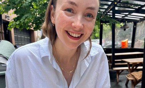 The Magic of an Oversized Blue Striped Shirt | Cup of Jo Kim Rhodes, J Crew Catalog, Beauty Uniforms, Oversized Striped Shirt, Cup Of Jo, Shirt Folding, Oversized Button Down Shirt, Summer Uniform, Blue Striped Shirt