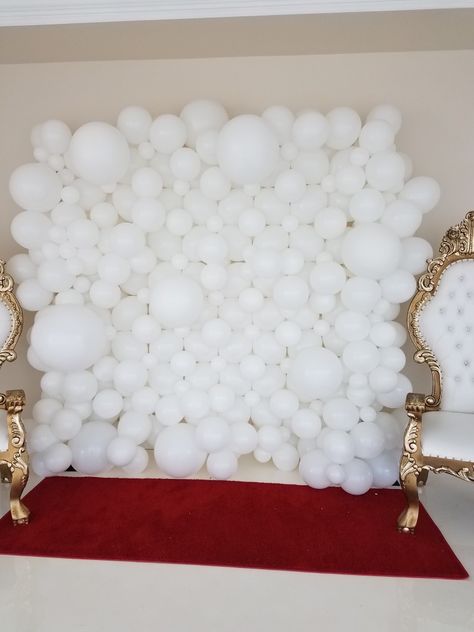 White Organic Balloon Wall by Ebcballoons White Balloon Wall Backdrop, All White Balloon Backdrop, Balloon Wall Wedding, Wedding Balloon Wall, White Balloon Backdrop, White Birthday Decorations, Baloon Wall, Balloon Wall Backdrop, White Balloon Arch