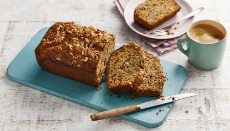 Date and walnut cake recipe - BBC Food Banoffee Loaf Cake, Autumn Bakes, Bulk Meals, Current Recipes, Recipes Treats, Tea Breads, Cafe Cakes, Date And Walnut Cake, Magazine Recipe