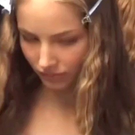 xjx Model Gif, Ruslana Korshunova, Models Backstage, Vogue Beauty, Modeling Tips, Model Aesthetic, Earth Angel, Dream Hair, Hair Journey