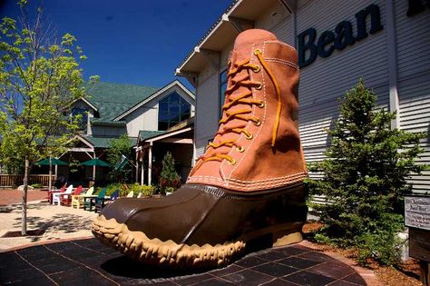 The famous L.L. Bean boot, Freeport, Maine Maine Fashion Fall, Maine Fall Outfit, Portland Maine Outfit, Maine Outfits, Maine Fashion, Maine Craft, Travel Maine, Maine In The Fall, Maine Trip