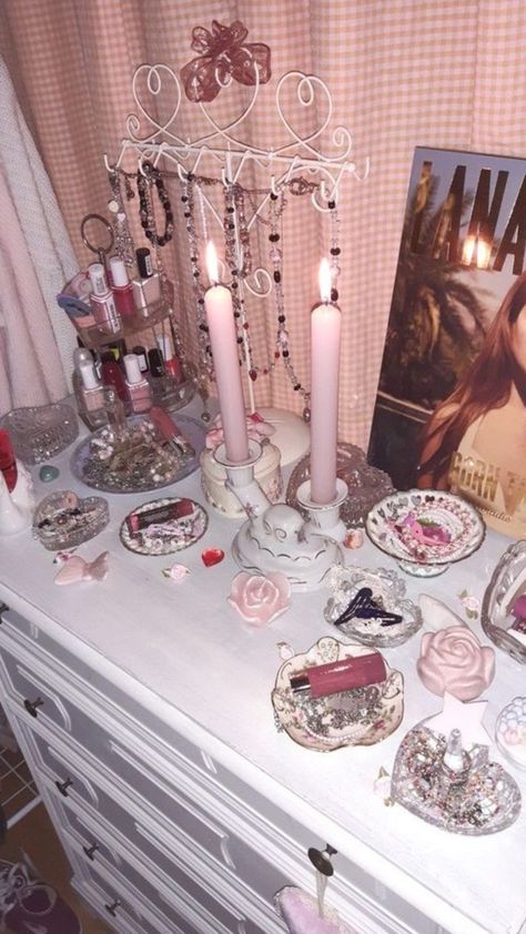 Cute Room Ideas Coquette, Coquette Rooms Ideas, Lana Room Decor, Room Ideas Aesthetic Lana Del Rey, Lana Inspired Room, Dollete Room Ideas, Lana Bedroom Aesthetic, Feminine Room Ideas Aesthetic, Grunge Coquette Room Aesthetic