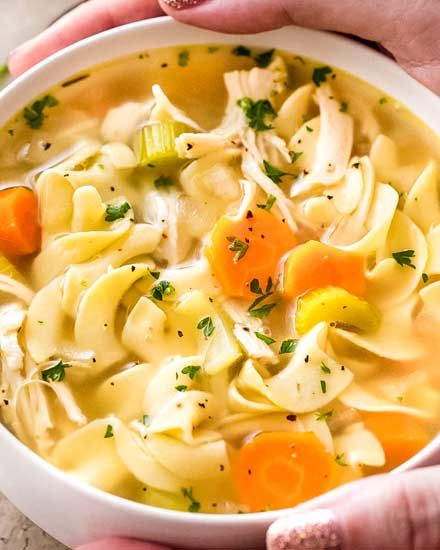 Guaranteed to warm you from the inside out, this homemade chicken noodle soup is made in the crockpot for an ultra-easy home-cooked meal that will feed your soul! #chickennoodlesoup #crockpotrecipe #slowcookermeal #chickennoodle #souprecipe #chickensoup Crockpot Chicken Noodle Soup, Casserole Crockpot, Chicken Noodle Soup Crock Pot, Chicken Noodle Soup Recipe, Chicken Noodle Soup Easy, Homemade Chicken Soup, Noodle Soup Recipe, Amazing Breakfast, Easy Dinner Recipes Crockpot