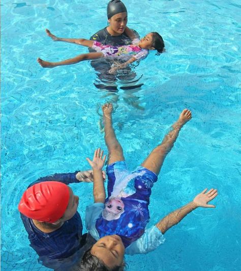 Swimming Teacher Aesthetic, Kids Swimming Lessons, Swimming For Kids, Toddler Swimming Lessons, Swimming Instructor, Children's Day Activities, Mood Broad, Teach Kids To Swim, Swimming Lessons For Kids