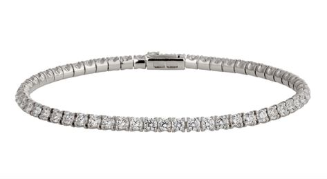 Meghan's Diamond Tennis Bracelet from Prince Charles. While not confirmed, it is believed to be from the Cartier "Essential Lines collection. Uk Prince, Diamond Tennis Bracelet, Royal Jewelry, Tennis Bracelet Diamond, Prince Charles, Beauty Favorites, Wedding Night, Harry And Meghan, Meghan Markle