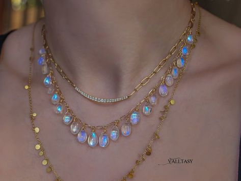 Explore gold colors and purity levels in jewelry. Learn about karats and solid vs gold-filled vs. gold-plated options. Rainbow Moonstone Necklace, Types Of Gold, Blue Moonstone, Jewelry Bridal, Blue Fire, Moonstone Necklace, Moonstone Jewelry, Fantasy Jewelry, Jewelry Inspo