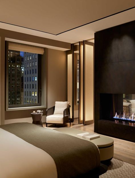 Aman New York, Luxury Hotel Bedroom, Hotel Bedroom Design, Hotel Room Interior, San Myshuno, Hotel Suite Luxury, Luxury Hotel Room, Dining Table In Living Room, Hotel Room Design