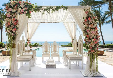 Indian Garden Wedding, Garden Outdoor Wedding, Mandap Ideas, Indian American Weddings, Mandap Design, Awards Banquet, Palm Beach Resort, Indian Garden, Rayong