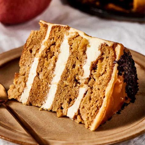 Healthy Apple Cake Apple Mortgage Cake Recipe, Low Calorie Cake Recipes, Healthy Apple Cake, Low Fat Cake, Apple Cake Recipe Easy, Low Calorie Cake, Healthy Cream Cheese, Low Fat Desserts, Cake Calories