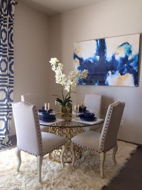 Dining room decor Blue And Gold Kitchen Decor Ideas, Blue Dinning Rooms, Blue Gold And White Bedroom, Gray And Gold Dining Room, Blue And Gold Dining Room, White Dining Room Decor, Blue Dining Room Walls, Blue Dining Room Decor, Blue And White Dining Room