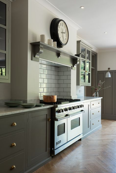 Carrara marble worktops and simply stunning shaker cabinets make for a modern, stylish design in this Queens Park Kitchen by deVOL Victorian Kitchen Remodel, Kitchen Mantle, Kitchen Chimney, Kitchen Cooker, Devol Kitchens, Victorian Kitchen, Gray Cabinets, Kitchen Hoods, Kitchen Fireplace