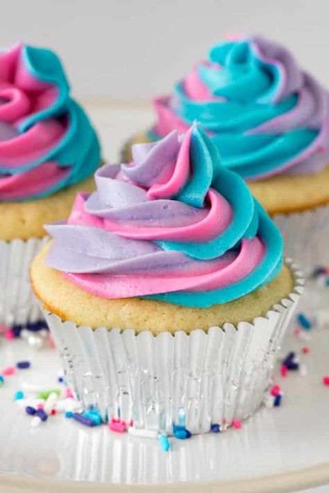 Unicorn Cupcakes are such a fun way to celebrate a birthday! Fill vanilla cupcakes with sprinkles and top with a swirled colorful frosting. Kids and adults will love this easy cupcake recipe! Cotton Candy Cupcakes, Frost Cupcakes, Savory Cakes, Easy Cupcake Recipes, Candy Cupcake, Recipe Pumpkin, Cupcakes Decorados, Zucchini Cake, Unicorn Cupcakes