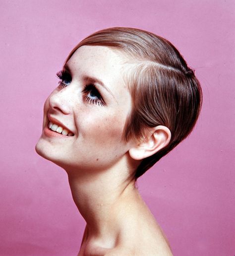 Twiggy Twiggy Haircut, Twiggy 60s, Twiggy Hair, Twiggy Lawson, Twiggy Style, Twiggy Fashion, Pixie Crop, New Short Haircuts, New Short Hairstyles